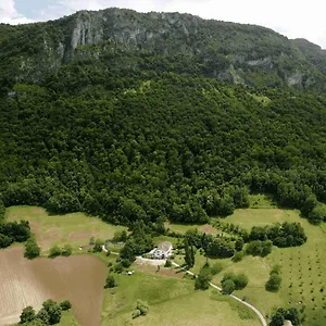 https://gite-les-deux-sources-au-pied-du-vercors.hotels-rhonealpes.com